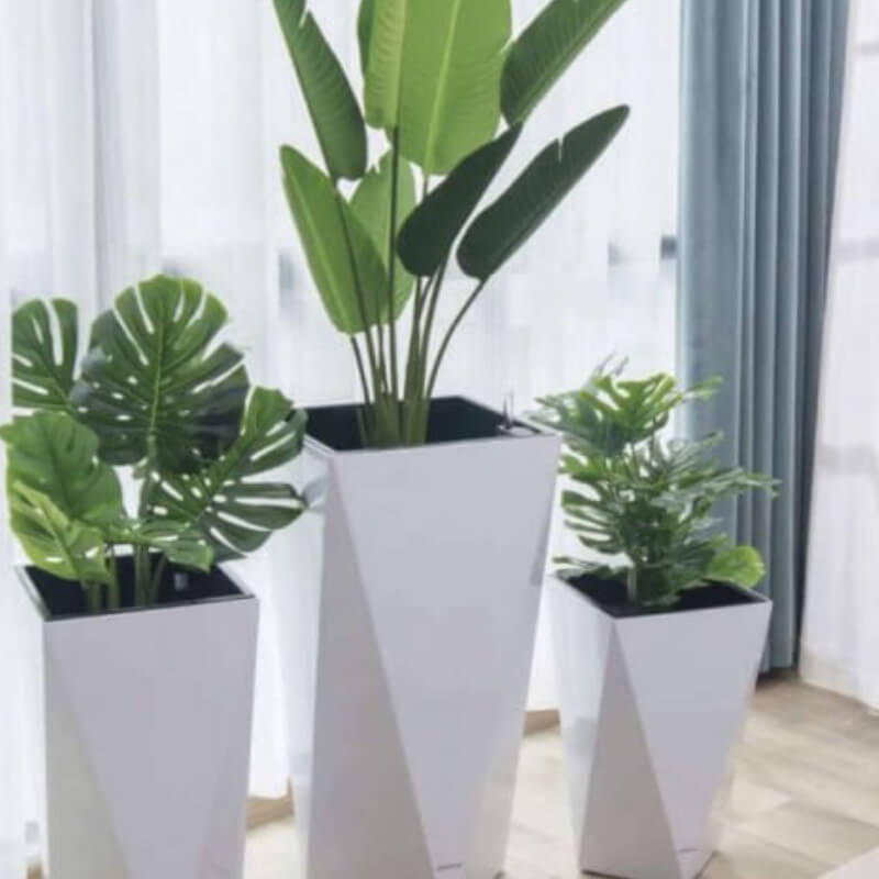 Macetero Piramidal en fibra de vidrio / FiberGlass Planters