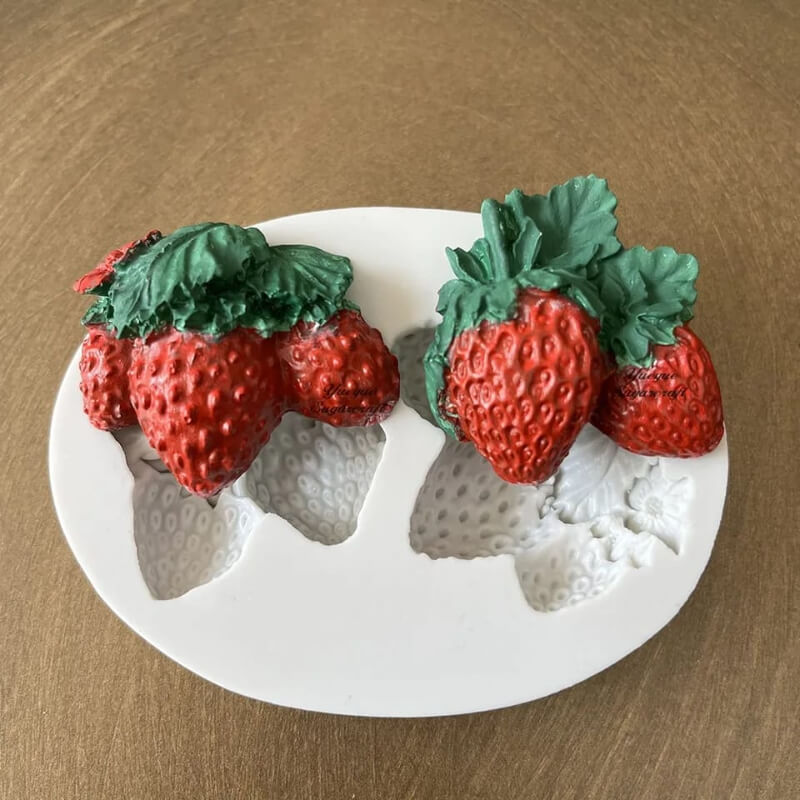 Moldes de silicona de diseño de FRUTILLAS para uso en Velas, Jabones, resina, chocolate. (precio unitario en la descripción)