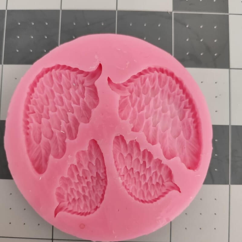 Moldes de silicona con diseño de Alas de ángel varios tamaños elaborados en silicona para uso en porcelana fría. (valores unitarios en la descripción)