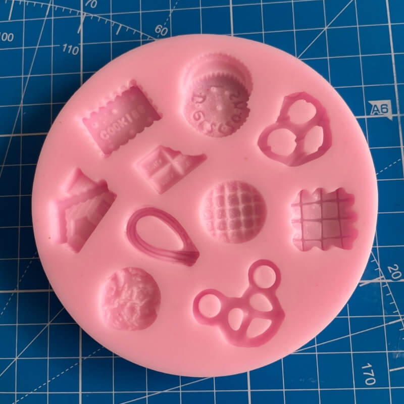 Molde de silicona con diseño DULCES X 10 ESTILO KAWAII para uso en Velas, Jabones, porcelana fría.