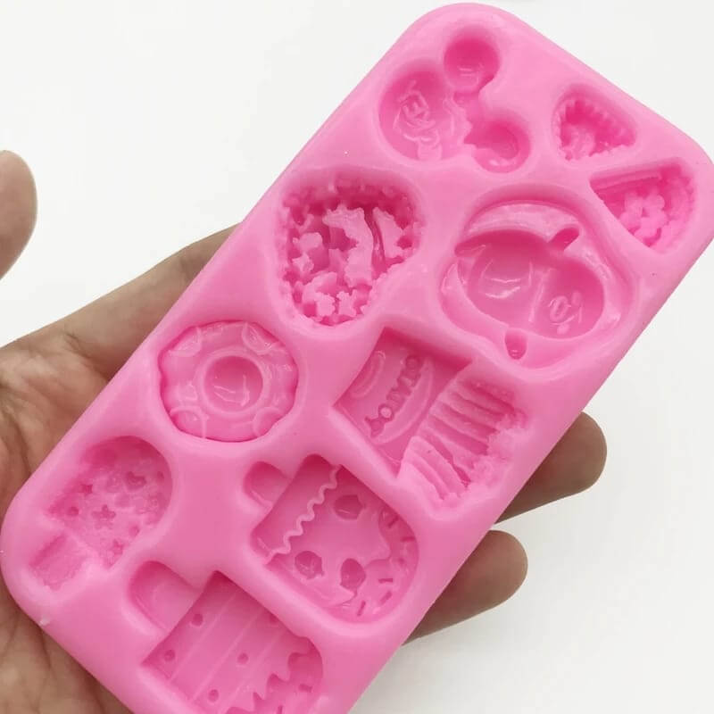 Combo de moldes de silicona con diseño DULCES ESTILO KAWAII para uso en Velas, Jabones, porcelana fría. (precio unitario en la descripción)
