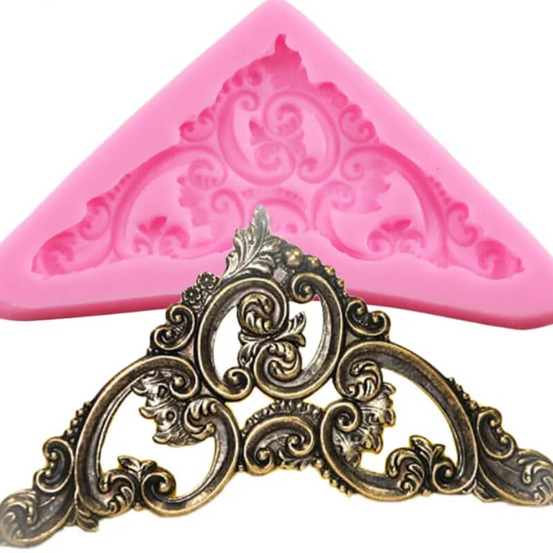 Molde ARABESCOS VINTAGE ESQUINERO elaborado en silicona para uso en chocolate, fondant, resina, porcelana fría.