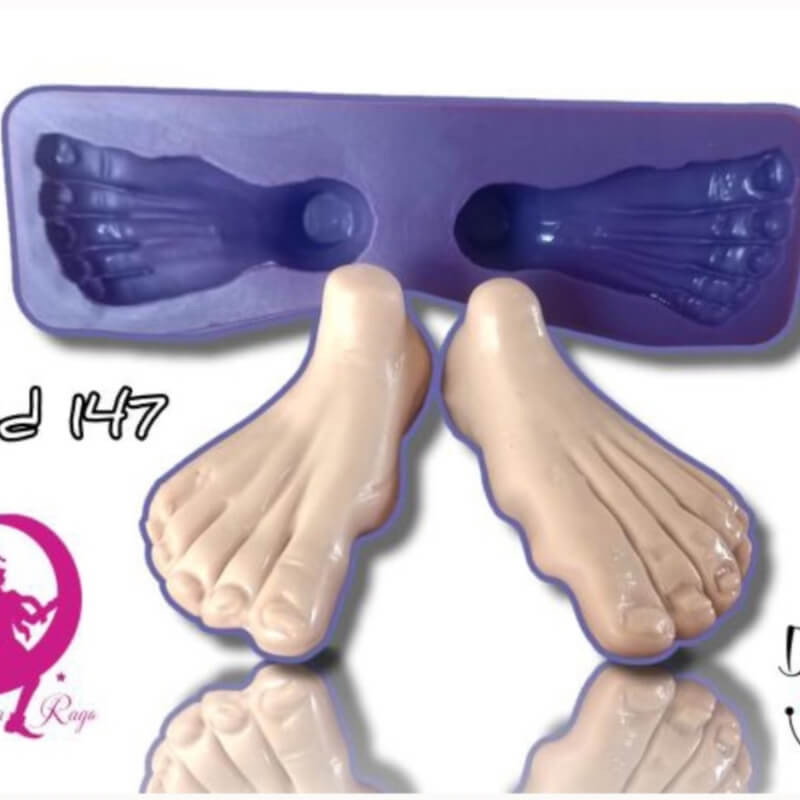 Molde de silicona PIES DUENDE 147 large para uso en porcelana fría. DISEÑO ROMINA RAGO .