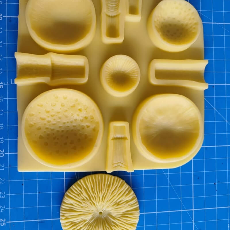 Molde de silicona HONGOS, 2 PIEZAS para uso en porcelana fría.descuento