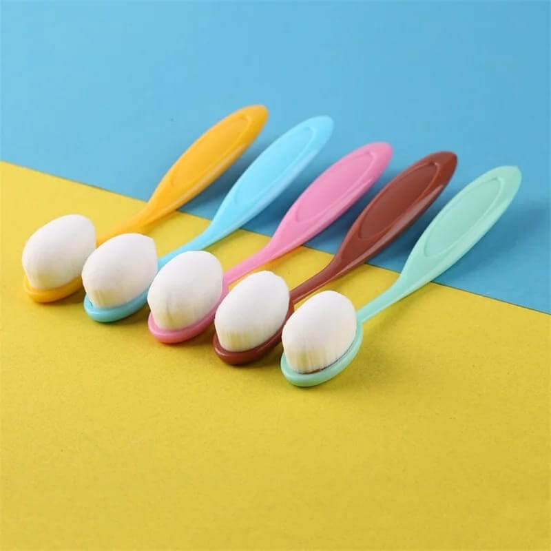 Brochas de precisión de cerdas suaves para manualidades, por unidad.