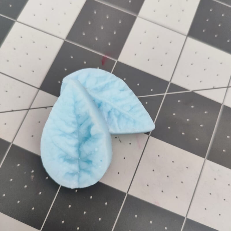 Molde de silicona NERVADURA HOJA para uso en porcelana fría, fondant, polymer.