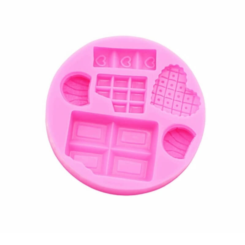 Combo de moldes de silicona de Chocolates varios para uso en porcelana fría, fondant, chocolate, resina. (valor unitario en la descripción)