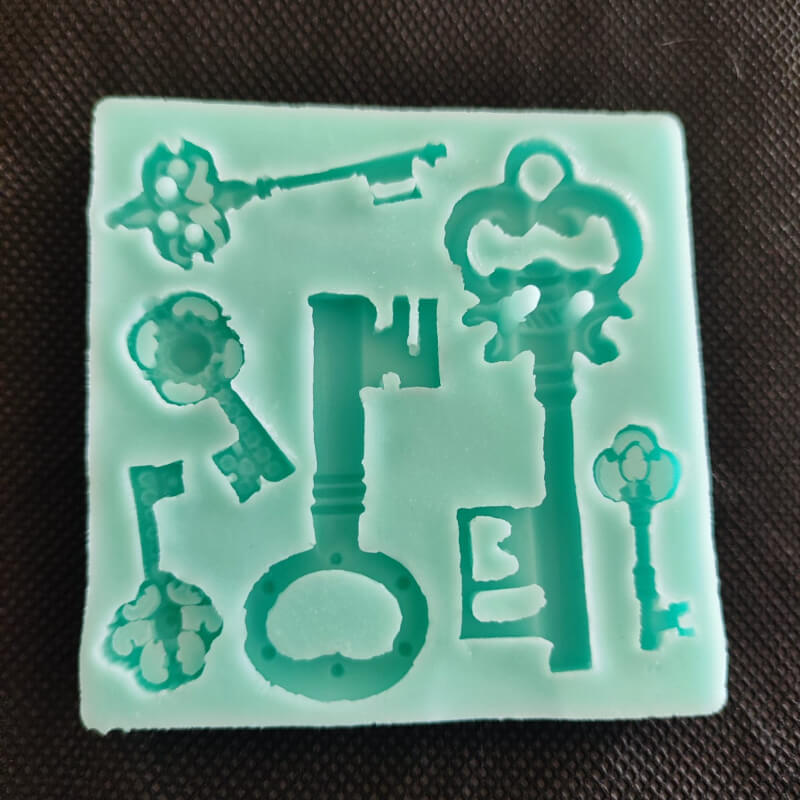 Molde de silicona de LLAVES X6 para uso en porcelana fría, fondant, polymer, velas jabones, chocolate, resina.