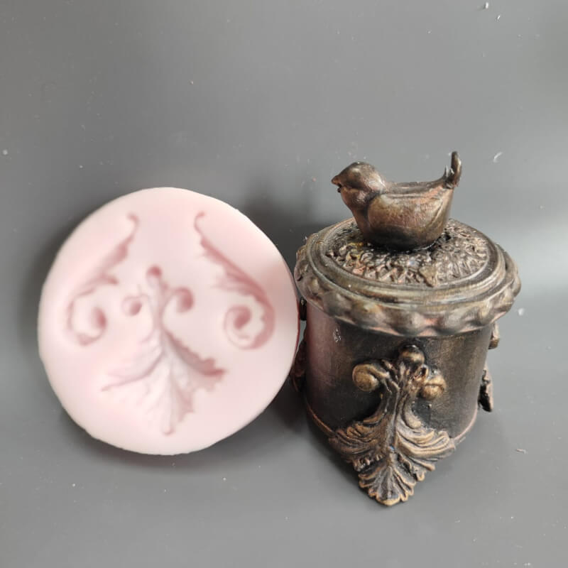 Molde MOLDURAS ARABESCOS elaborado en silicona para uso en chocolate, fondant, resina, porcelana fría.