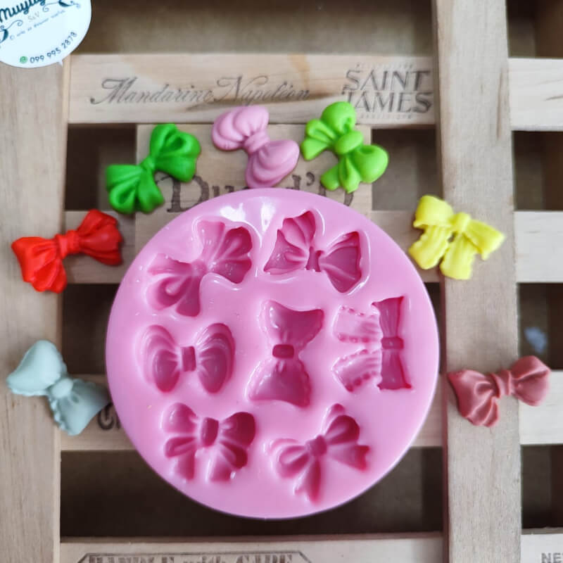 Molde de silicona de LAZOS X 7 para uso en porcelana fría, fondant, polymer, velas jabones, chocolate, resina.