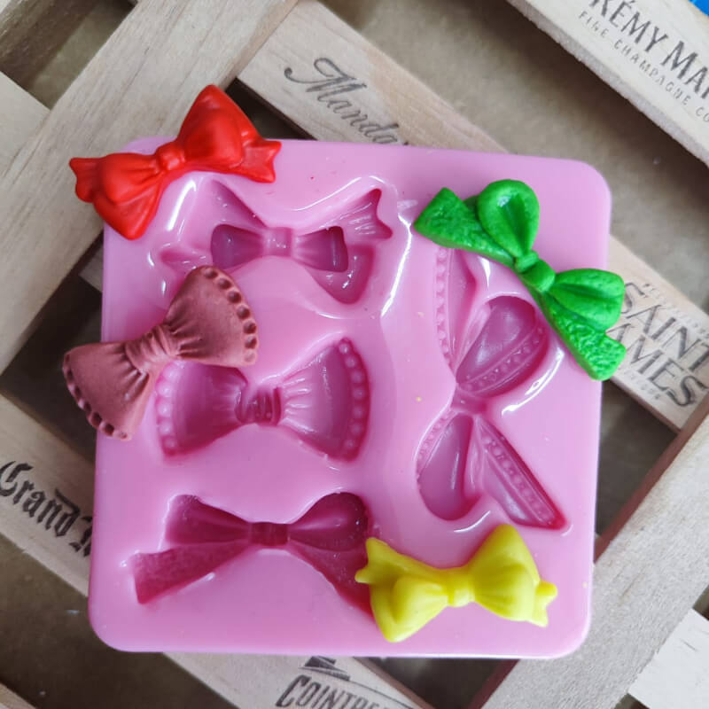 Molde de silicona de LAZOS X 4 para uso en porcelana fría, fondant, polymer, velas jabones, chocolate, resina.