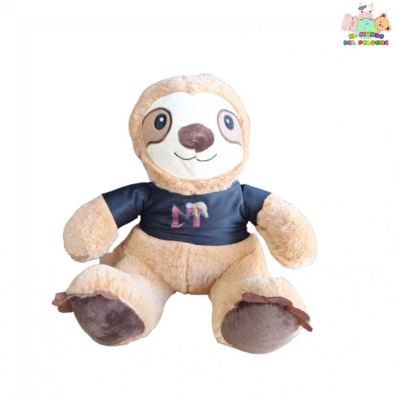 Oso Perezoso de Peluche Café con Playera Negra | 33cm de Altura – El Mundo del Peluche Querétaro