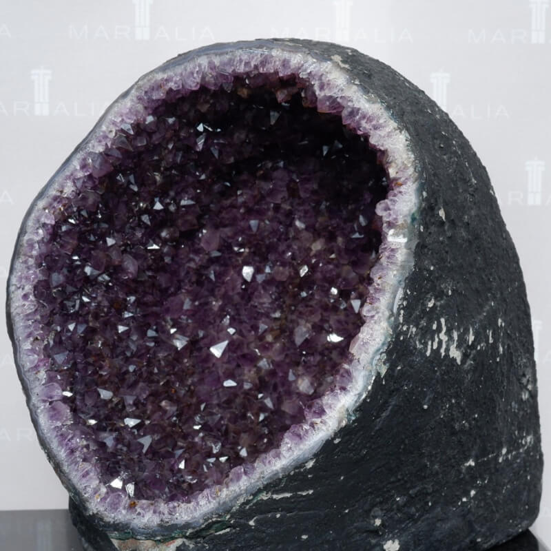 Caldero de Amatista, Mineral de Protección y Transformación.