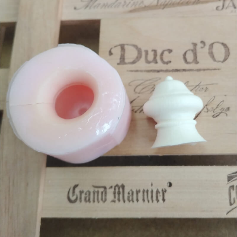 Molde POMO XS elaborado en silicona para uso en chocolate, resina.(precios unitarios)