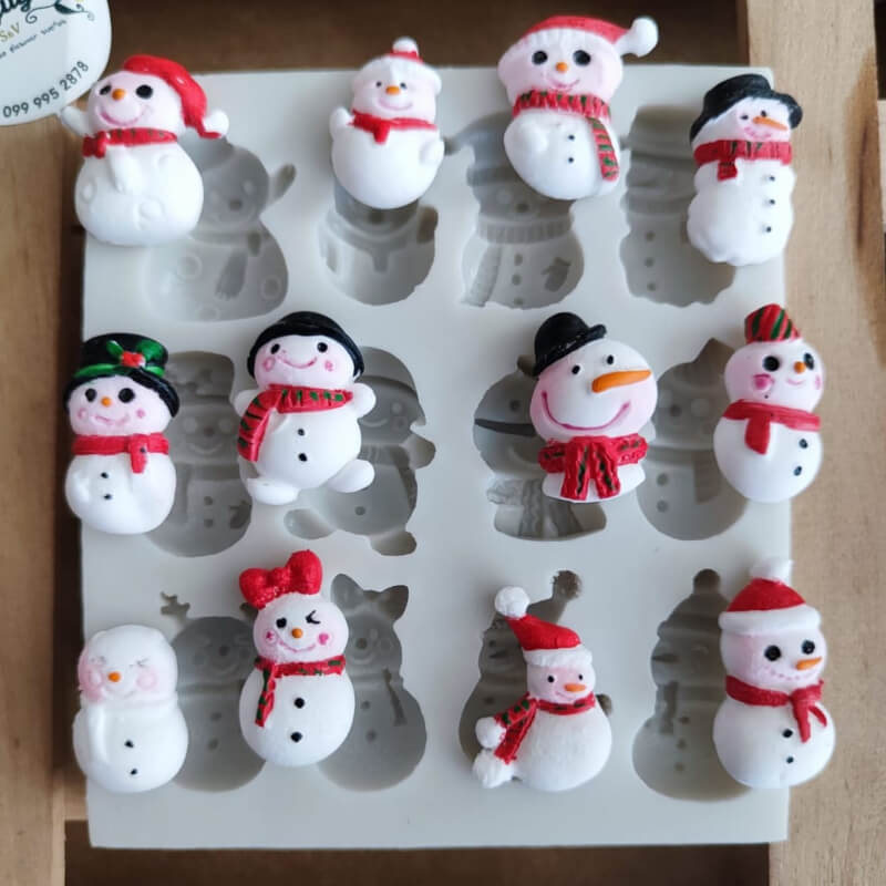 Molde de silicona hombre de nieve navideño x 12.