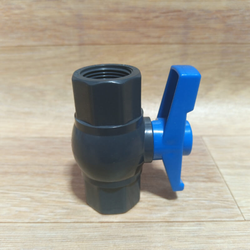 Válvula PVC Rosca/H 3/4