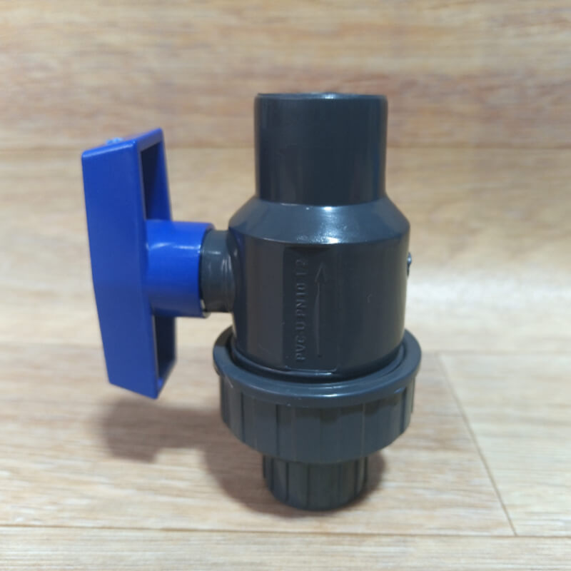 Válvula PVC Pegable 1/2