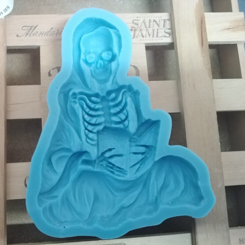 Molde silicona de Muerte o Esqueleto. para uso de resina, porcelana fría, yeso.