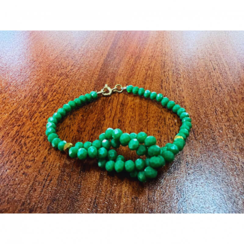 Pulseras con diseño de nudos de varios colores