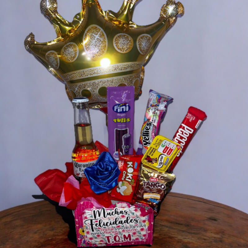 Celebración Real: Cerveza, Dulces y Globo Corona en Ibarra