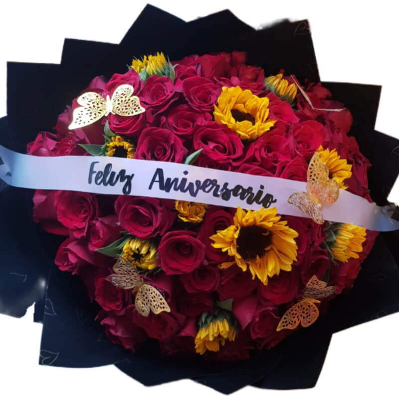 Ramo Sueño Encantado: Rosas, Lirios y Mariposas en Ibarra