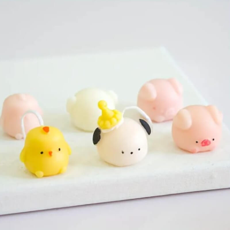 Combo molde de silicona con diseño de Perrito, Cerdito, pollito mini para uso en Velas, jabón, yeso, chocolate, resina. (precio unitario)