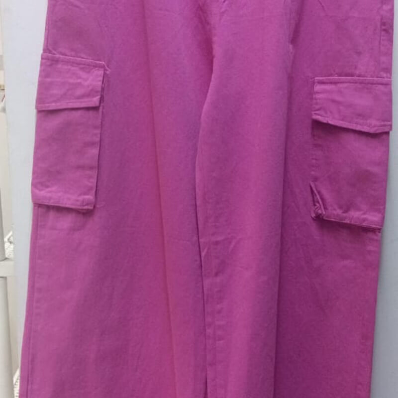 Pantalón cargo color rosa talla L