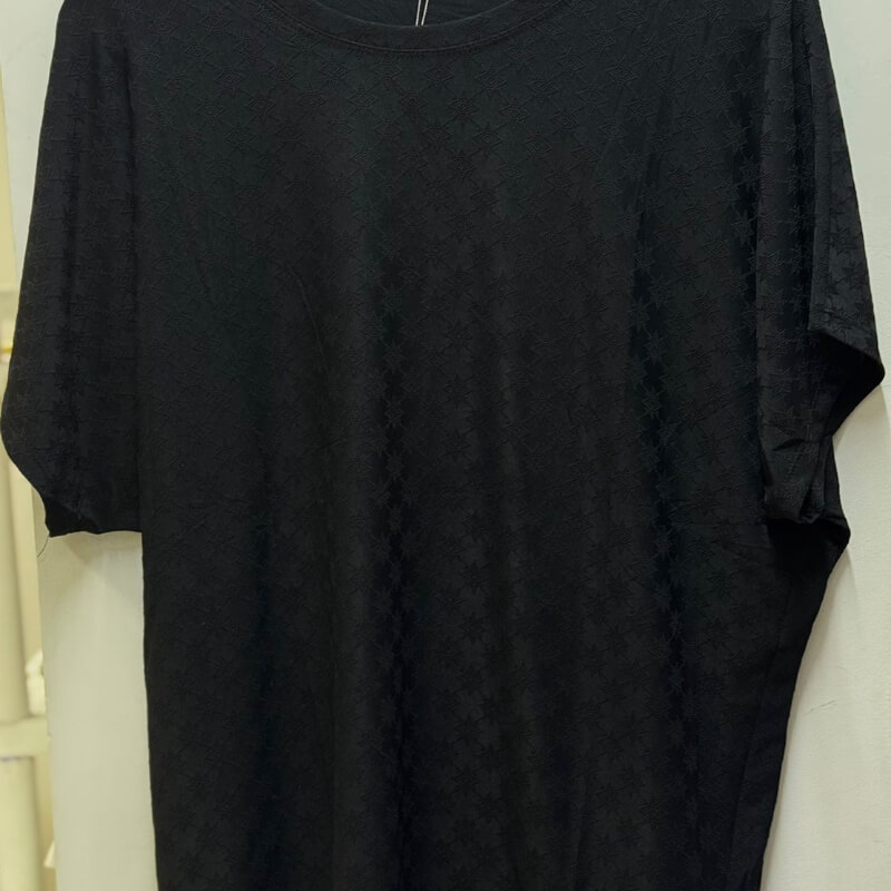 Blusa de color negra talla L