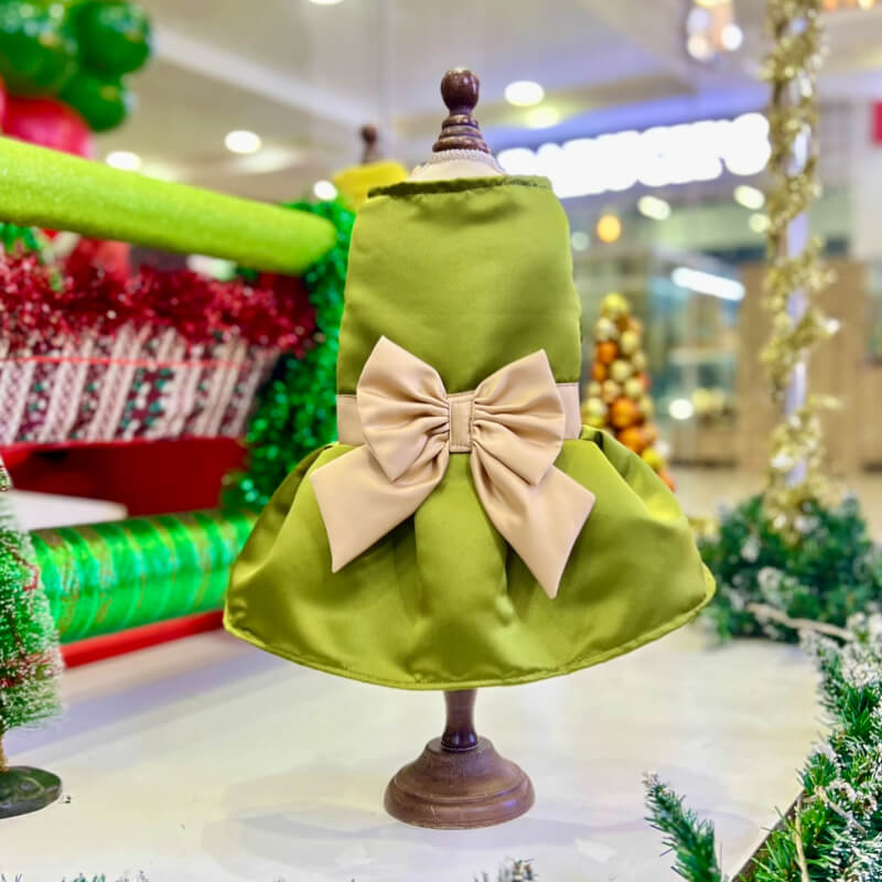 VESTIDO PODESUA VERDE OLIVA Y MAXI LAZO DORADO PARA PERRITAS Y GATITAS