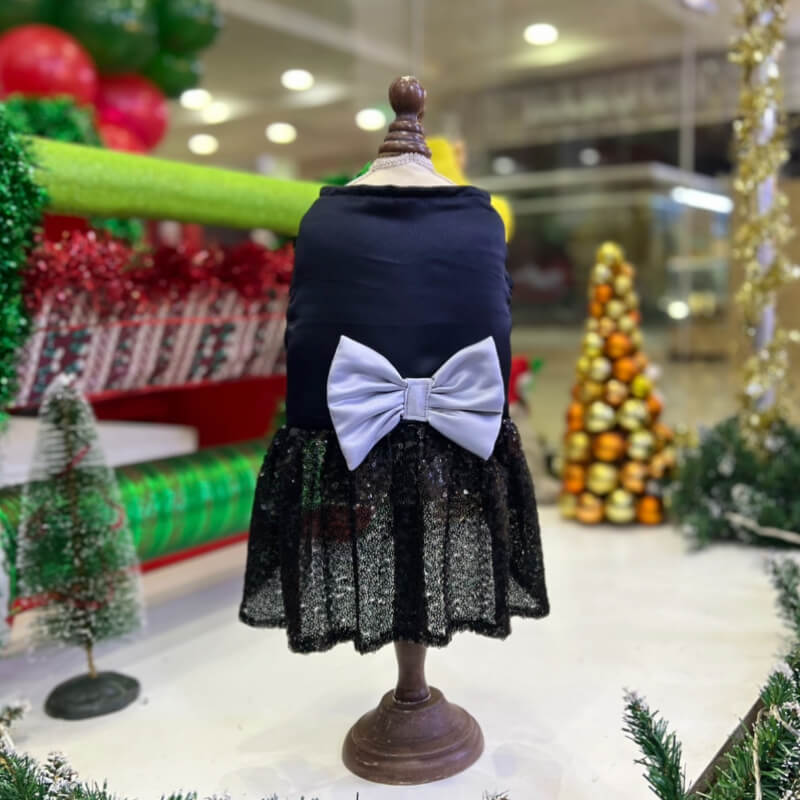 VESTIDO PODESUA ELEGANTE NEGRO Y LENTEJUELAS CON UN MAXI LAZO PLATEADO PARA PERRITAS Y GATITAS TALLA XS/S
