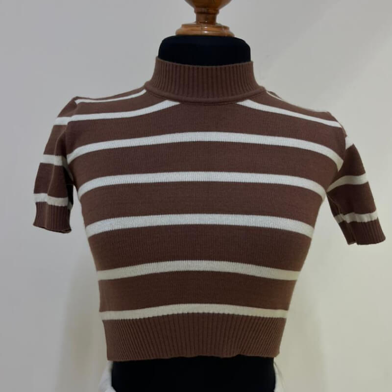 Blusa de punto café y blanco de rayas Talla chica