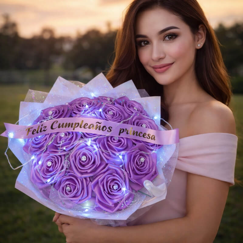 Ramo Mágico Iluminado: Rosas Moradas con Luces LED en Ibarra