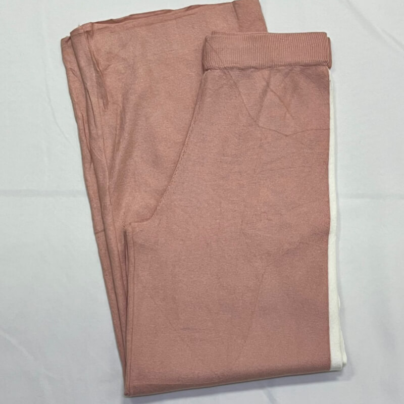 Pantalón de punto color rosa