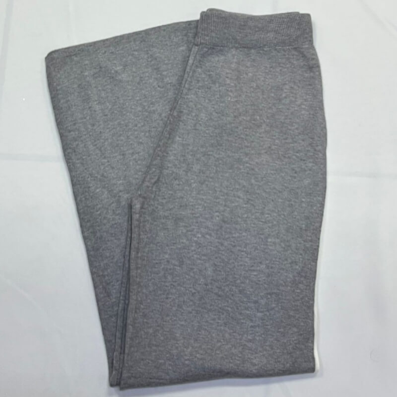 Pantalón de punto de color gris
