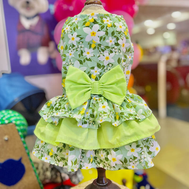 VESTIDO FLOREADO CON SU MAXI LAZO VERDE LIMON DE TRES VUELOS PARA GATITAS Y PERRITAS TALLA XS/S