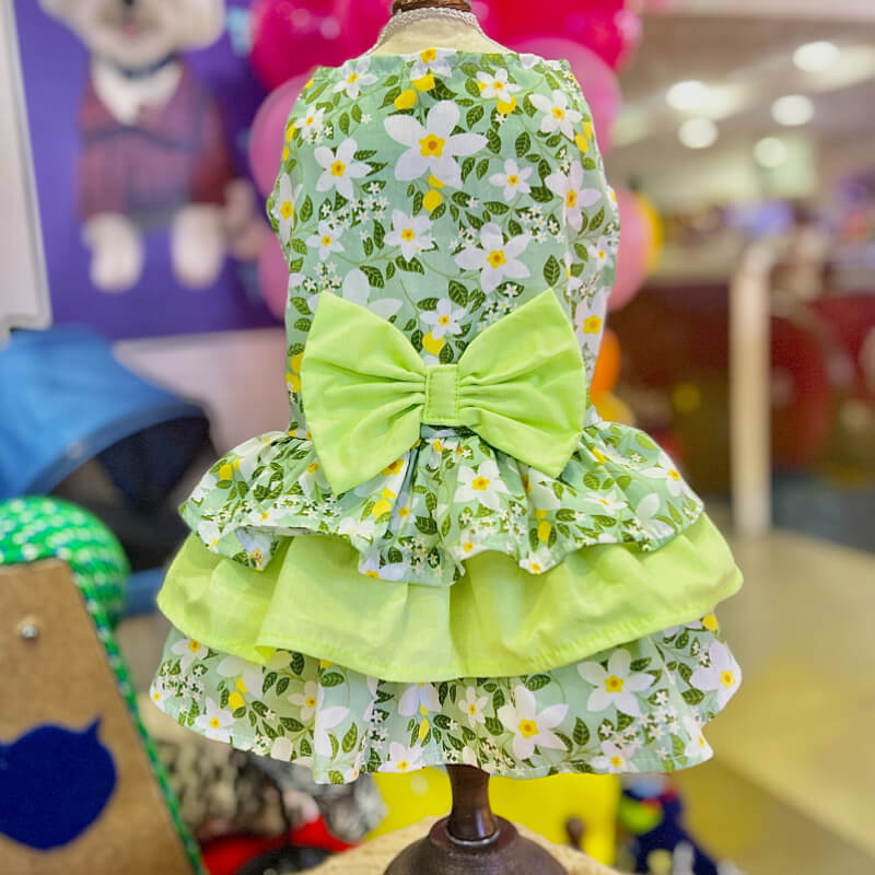 VESTIDO FLOREADO CON SU MAXI LAZO VERDE LIMON DE TRES VUELOS PARA GATITAS Y PERRITAS TALLA M/L