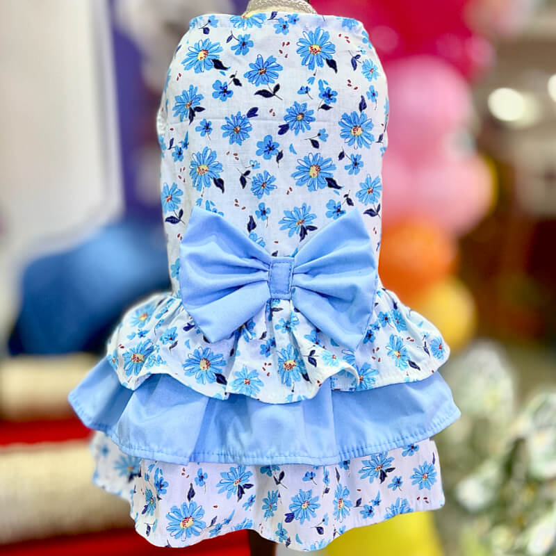 VESTIDO FLOREADO CELESTE DE TRES VUELOS PARA GATITAS Y PERRITAS TALLA XXXS/XXS