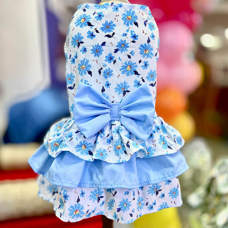 VESTIDO FLOREADO CELESTE DE TRES VUELOS PARA GATITAS Y PERRITAS TALLA M/L