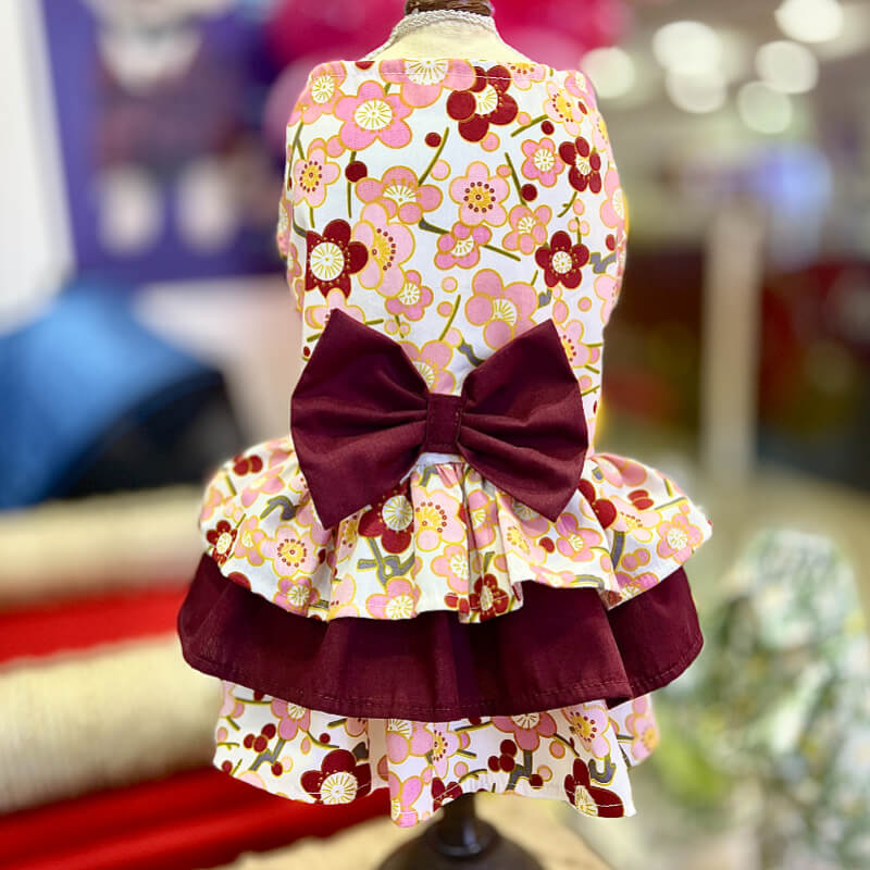 VESTIDO FLOREADO CON SU MAXI LAZO CONCHEVINO DE TRES VUELOS PARA GATITAS Y PERRITAS TALLA M/L