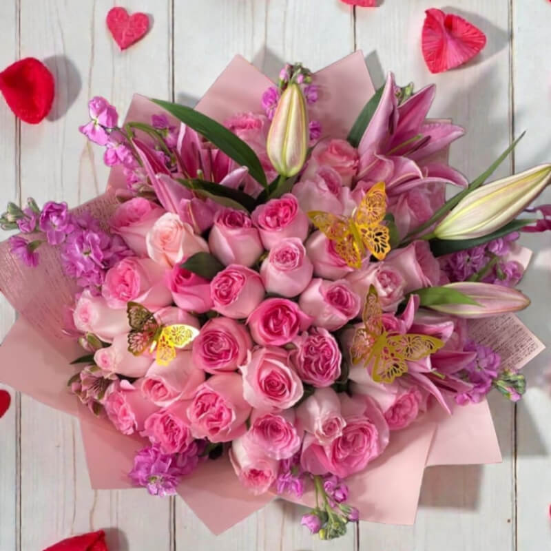 SINFONÍA DE ROSAS & LIRIOS | Elegancia en Rosa Pastel