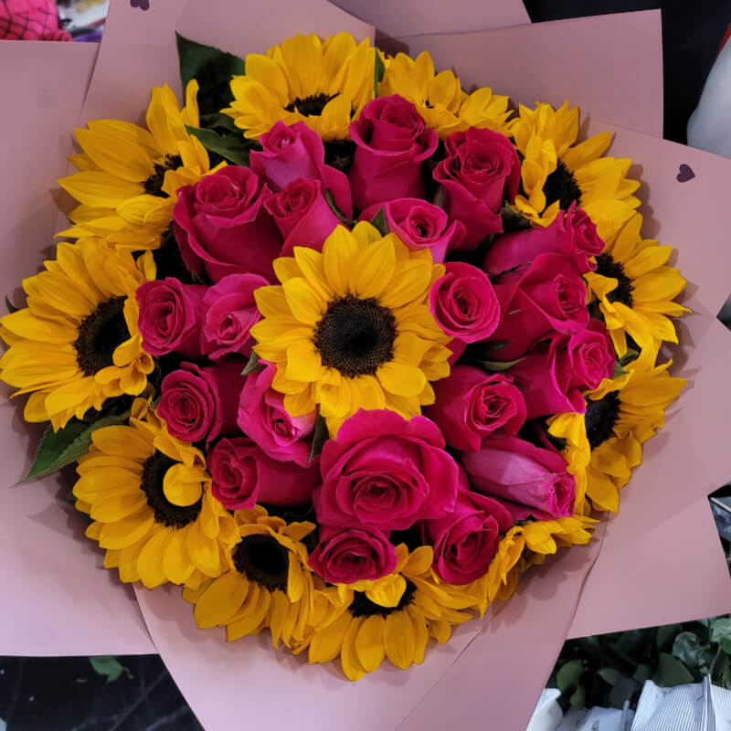 SOL DE MEDIODÍA | Girasoles & Rosas Fucsia