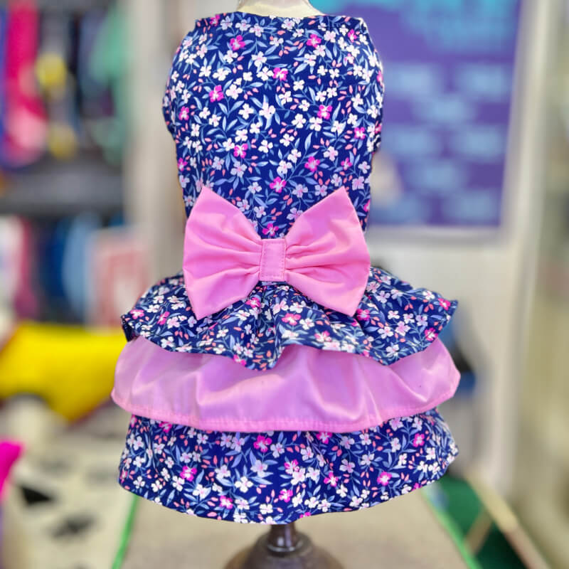 VESTIDO FLOREADO AZUL MARINO CON SU MAXI LAZO ROSADO PARA GATITAS Y PERRITAS TALLA XS/S