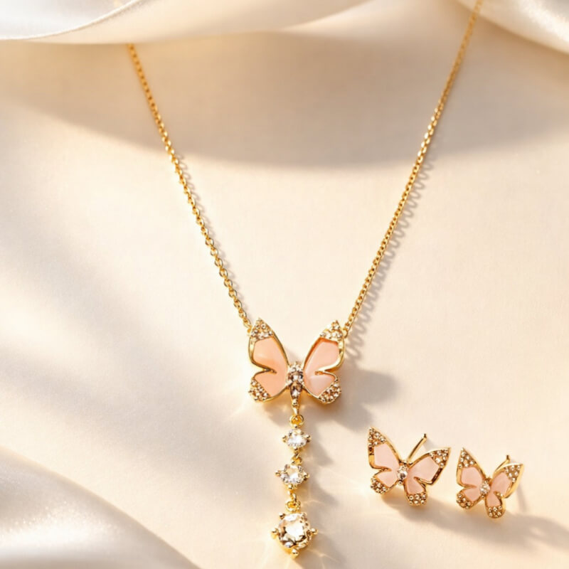 COLLAR DORADO CON MARIPOSA + ARETES MARIPOSA