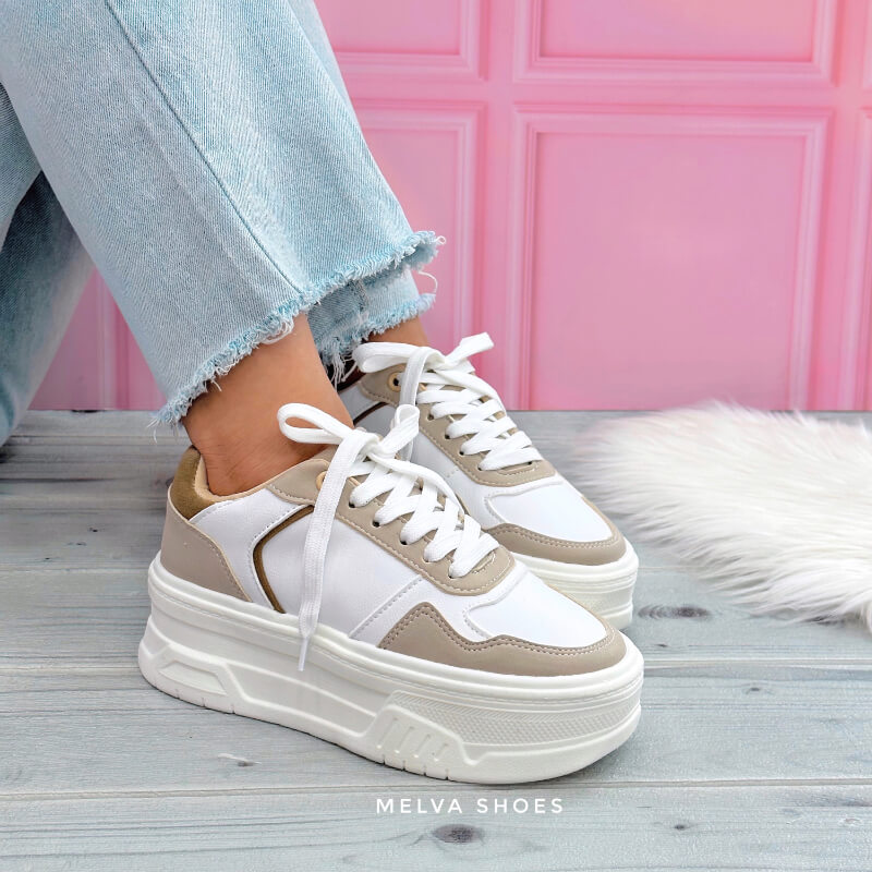 Sneakers Blanco con Café con Suela Beige.