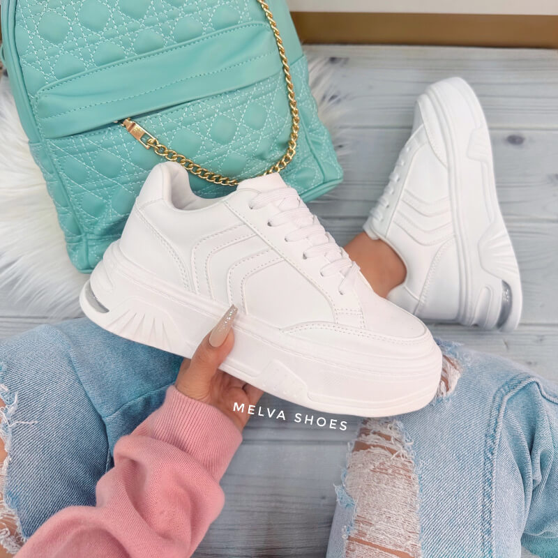 Sneakers Blancos ZigZag con Mini Cápsula