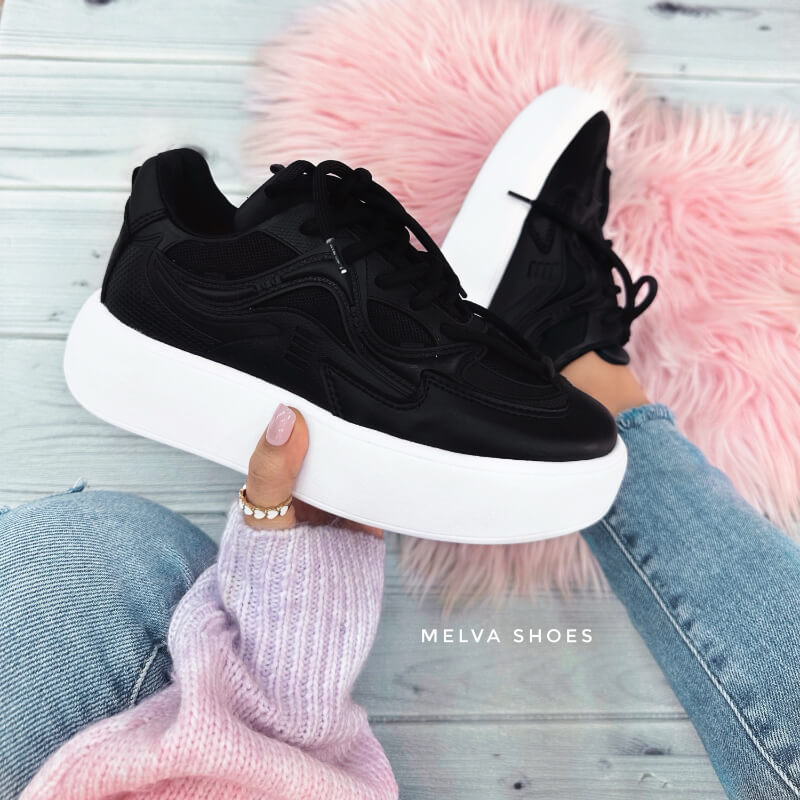 Sneakers Negros con Suela Blanca