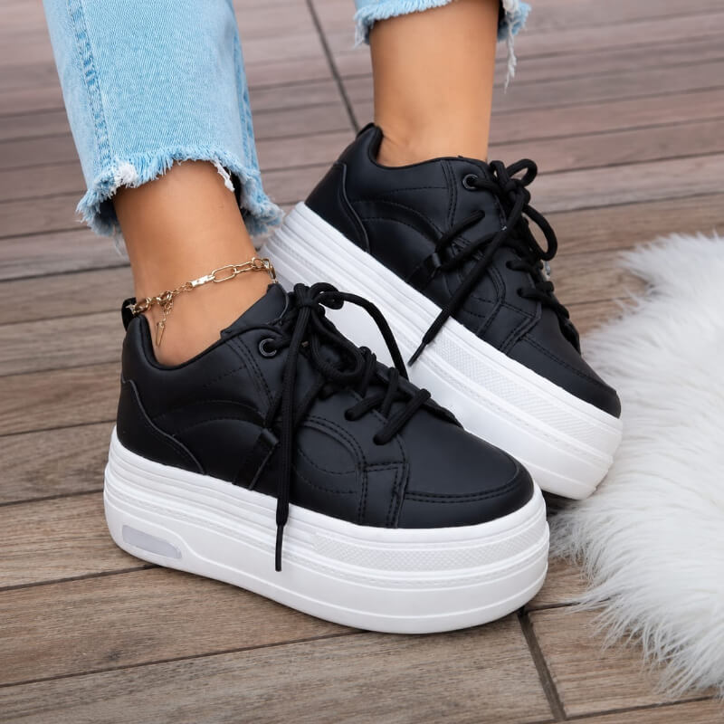 Sneakers Negros de Suela Alta Blanco