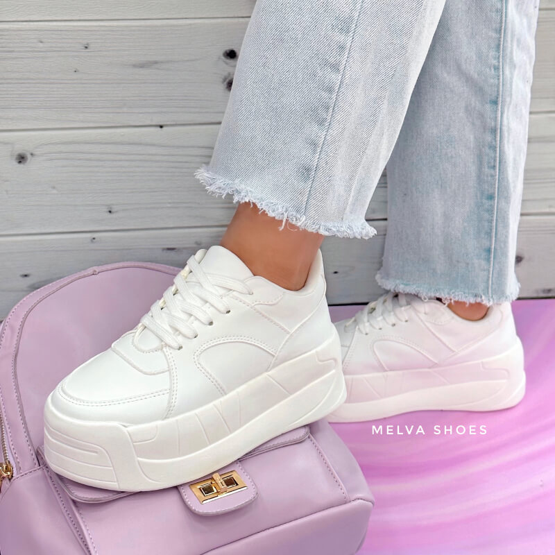 Sneakers Blancos de Suela Alta
