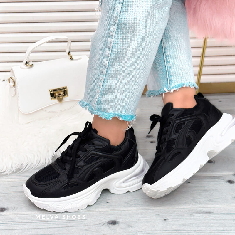 Sneaker Chunky Capellada Negro con Mini Cápsula