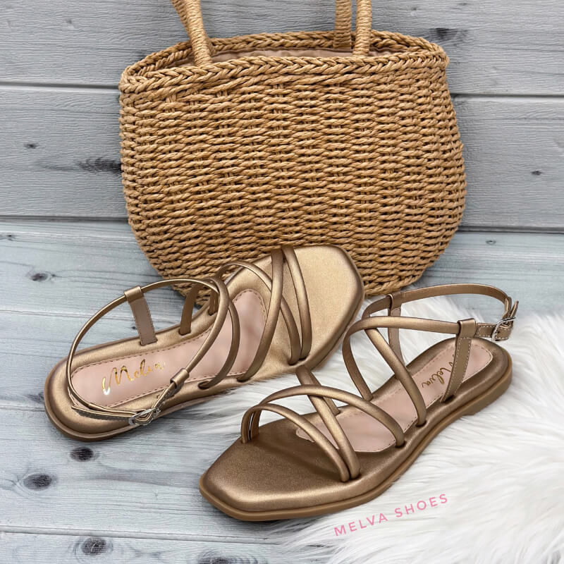 Sandalias Bajas Bronce con Tiras Cruzadas y Correa al Tobillo